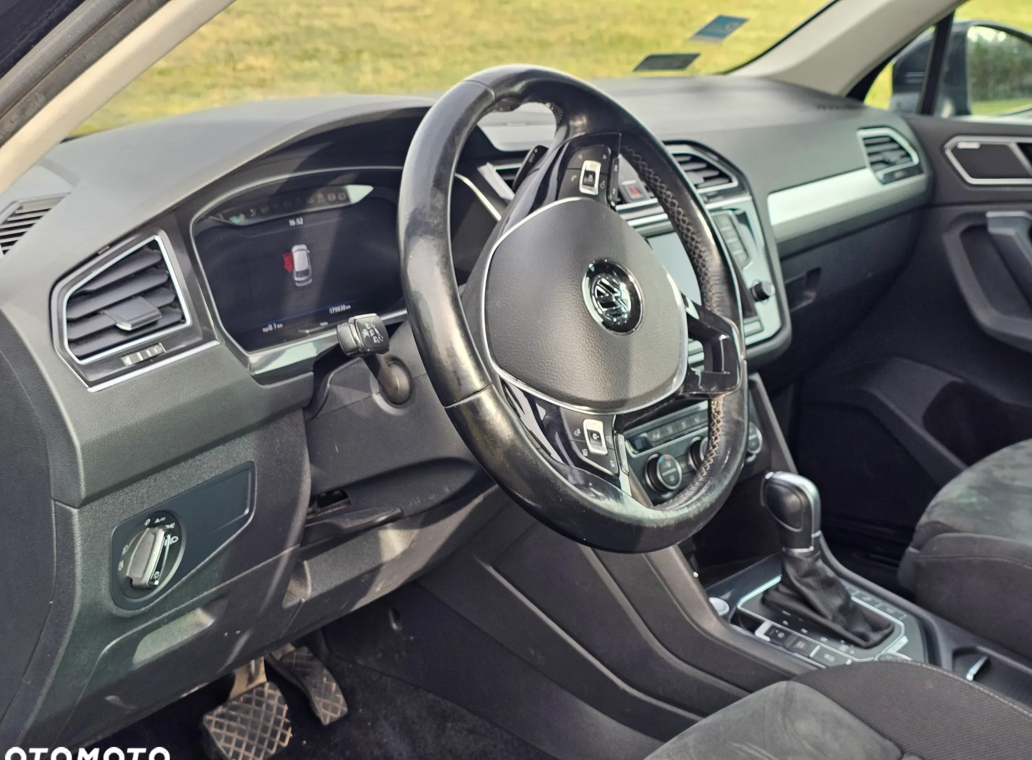 Volkswagen Tiguan cena 104550 przebieg: 180000, rok produkcji 2017 z Warszawa małe 232